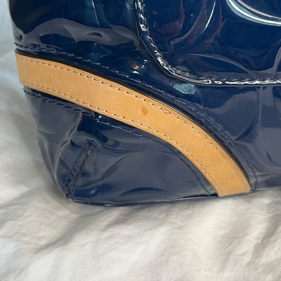 COACH Peyton Embossed Signature Logo Patent Leather Navy Tote Bag - Picture 9 of 15